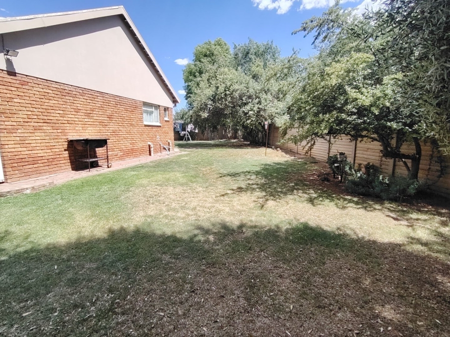 2 Bedroom Property for Sale in Pellissier Free State